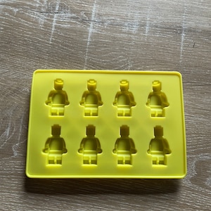 Silicone 8 small robot mould for baking