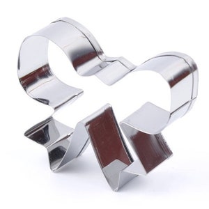 Small bow cookie cutter