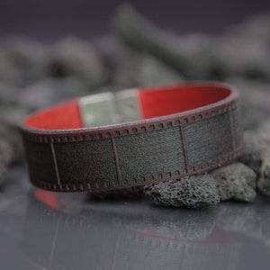 Gravierte Film-Lederarmband