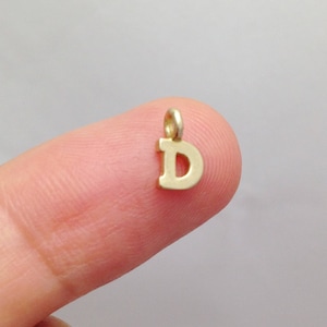 Dije de letra inicial adicional, Dije de letra inicial de plata y oro, Dije de letra de oro, Dije de inicial para hacer joyas, Dije de inicial chapado en oro y bronce