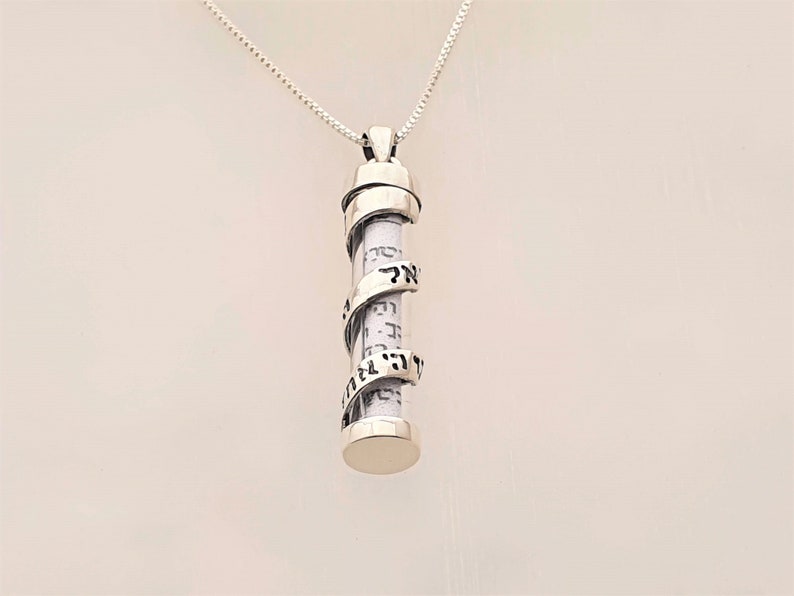 925 Sterling Silver Mezuzah Shema Israel Pendant Necklace with Scroll, Jewish Jewelry Bar Mitzvah Gift zdjęcie 3