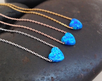 Collar de corazón de ópalo azul: colgante de plata de ley bañado en oro