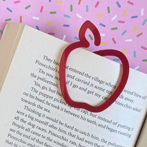 Apple Bookmark - Teacher&#39;s Gift - Teacher Appreciation Gift - End of the Year Teacher Gift - Teacher Christmas Gift - Reading Gift