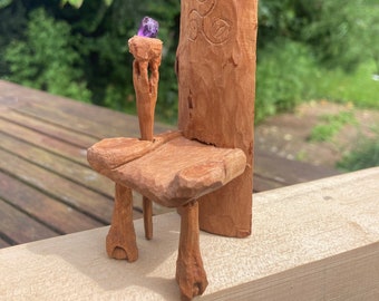 Miniatuur tovenaarstroon met de hand gesneden kersenhouten sprookjesstoelmeubilair