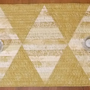 Quilted Table Runner, Holiday Table Runner, Christmas Table Runner, Wedding Table Runner, Quilted Table Topper, Best Christmas Table Runner