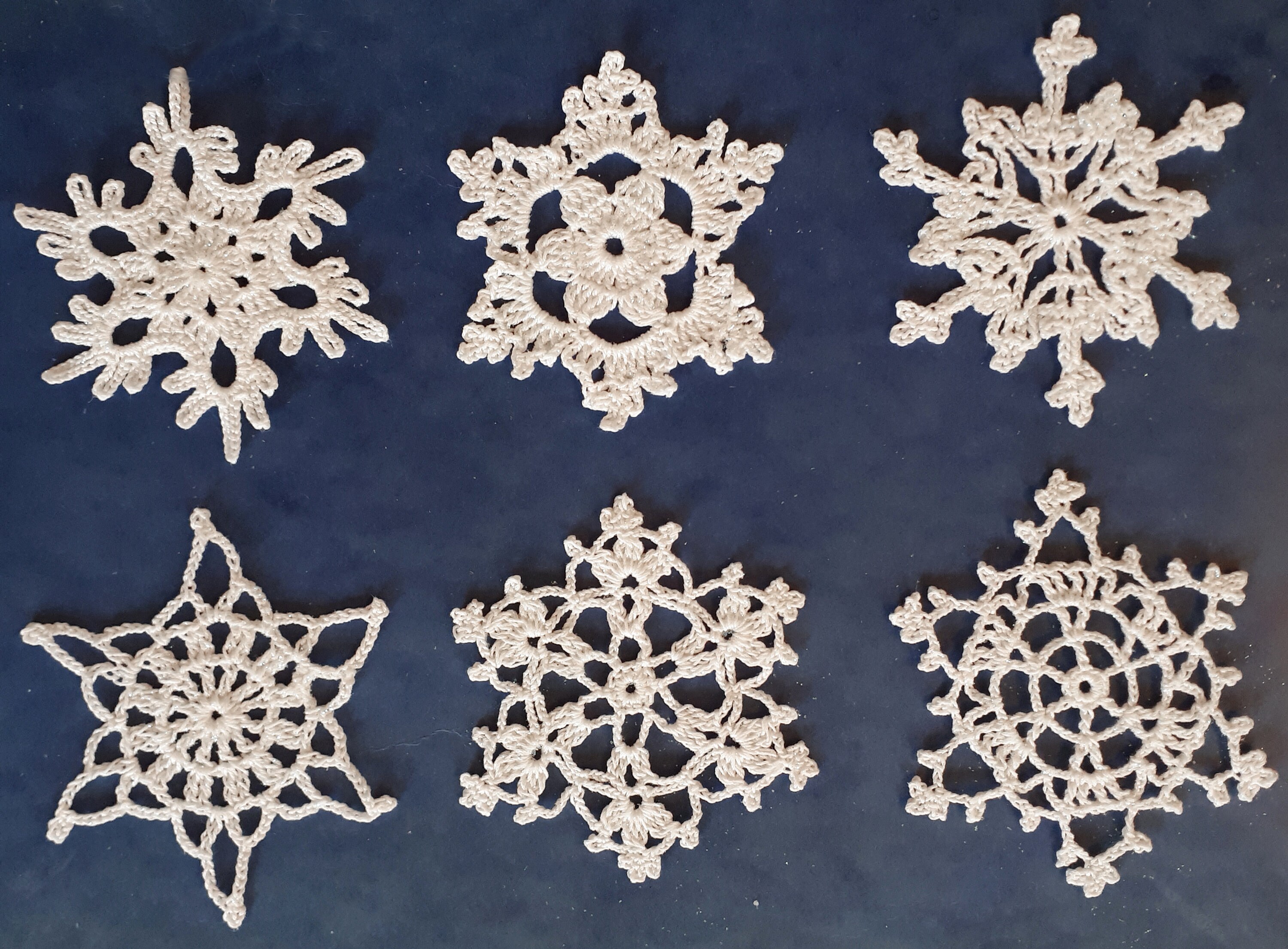 6 Flocons de Neige Pailletés et Durcis Pour La Décoration d'arbre Noël, Crochet, Fait Main, Ornement