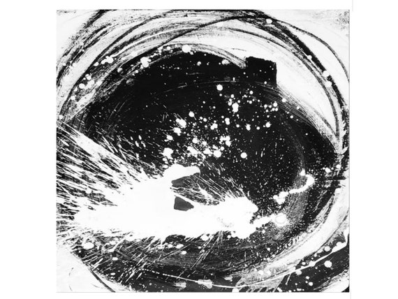 black and white pictures circle / lucky charm / 80x80