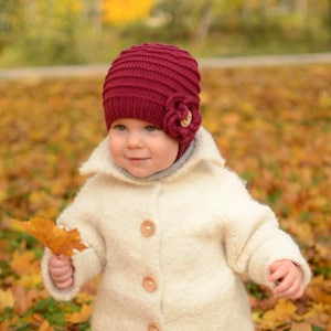 Rojo punto niño niña sombrero, bebé niña sombrero de invierno con flor, tejido Merino lana niñas gorro, punto de la mano niño gorro, sombrero para las niñas imagen 1