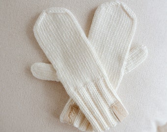 Knitted Baby Mittens with String, Handmade Warm Wool Mittens for Winter, Cream White Mitts for Girls & Boys