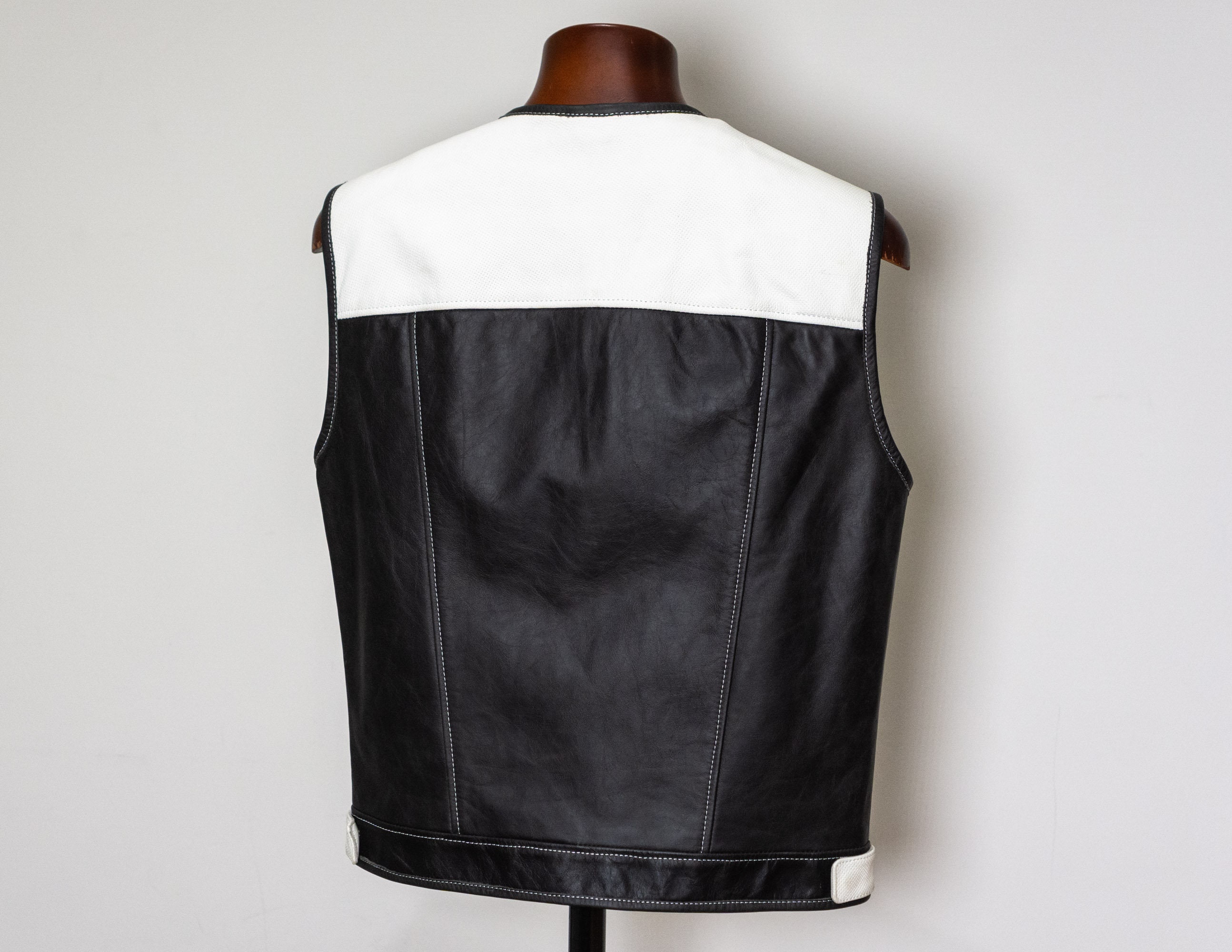 ジャケット・アウター REPEATER LEATHER VEST (BLACK/WHITE) Black White Leather Vest, Custom Leather Vest, Motorcycle