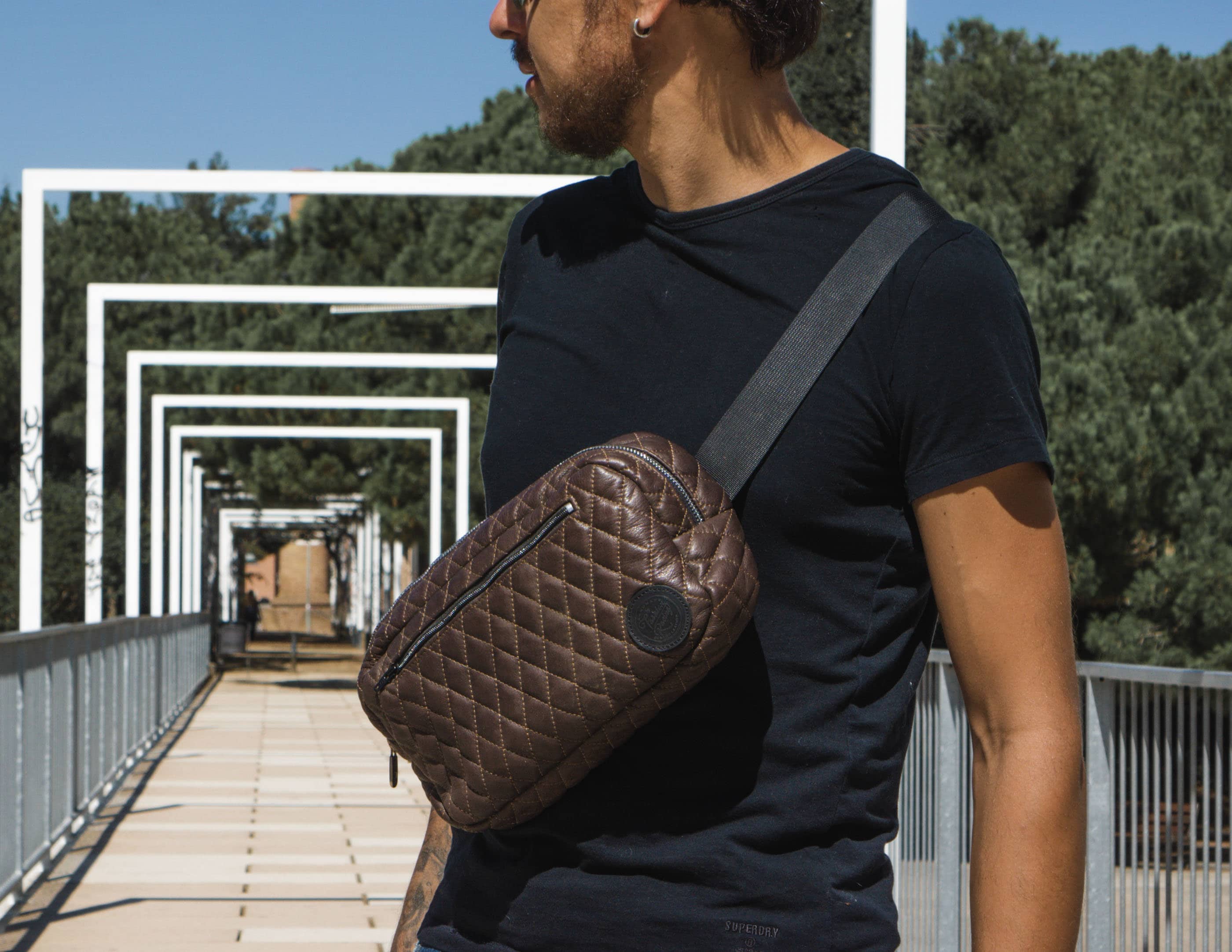 Goyard - Goyard SAC CAP VERT LEATHER CROSSBODY BAG on Designer
