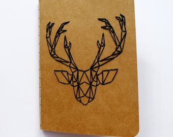 Carnet  brodé à la main tête de cerf