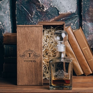 Whiskey Decanter Set, Personalized Whiskey Glasses, Christmas Gifts for Him, Decanter Set Personalized, Engraved Wooden Gift Box