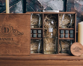 Whiskey Decanter Set, Personalized Whiskey Glasses, Christmas Gifts for Him, Decanter Set Personalized, Engraved Wooden Gift Box