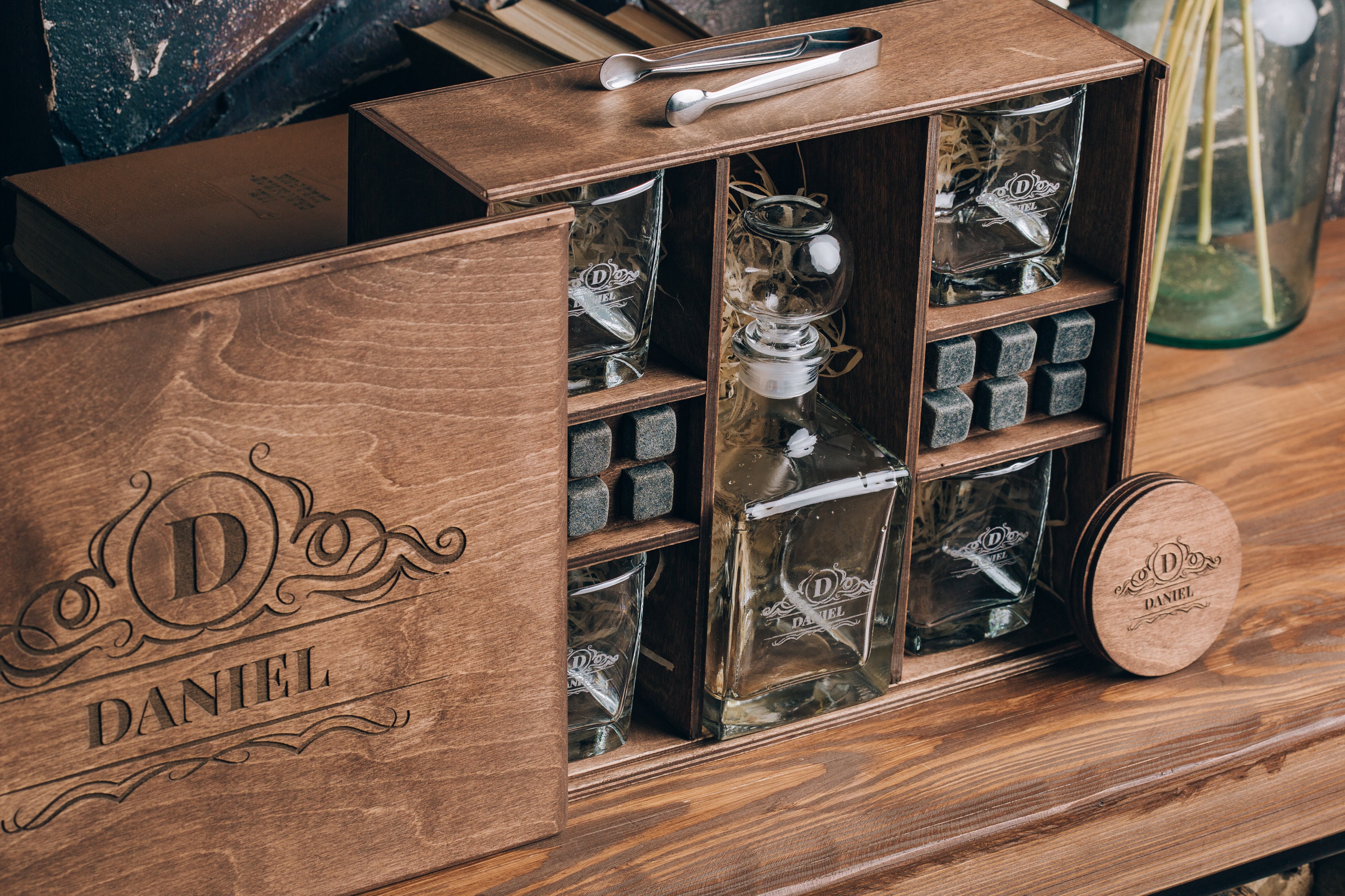 Custom Whiskey Decanter Set with Engraved Acacia Wooden Storage Box – World  of shanik