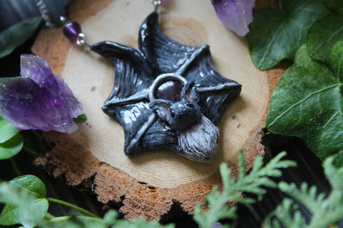 Collier Chauve-souris Gothique WIDMANN MILANO – Bijou Rock Avec Pierre Noire, Look Vampire Assuré, Cadeau Tendance Pour Fille