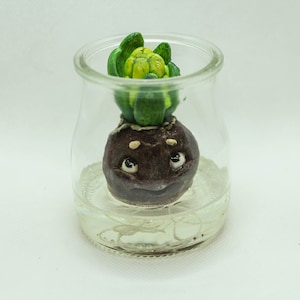 Hyacinth Baby Plant Figurine, Bulb Flower Sculpture, Hyacinth Bulb Miniature, Garden Lover Gift, Botanical Miniature, Kawaii Hyacinth Bulb