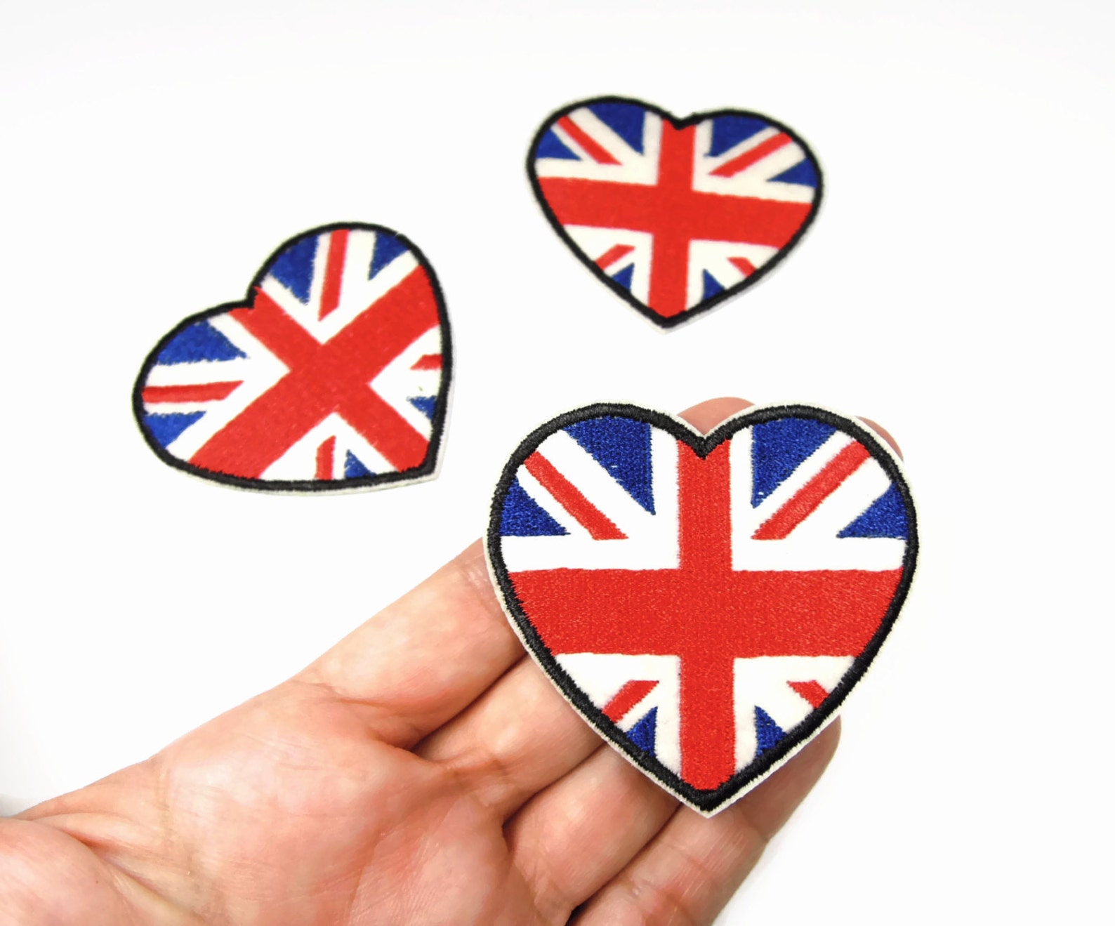 Love uk. Патч Юнион Джек. Британский флаг в круге. Британский флаг сердце. Патч британский флаг.