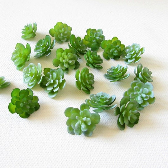 100 pcs Artificial miniature succulents for crafts and jewellery