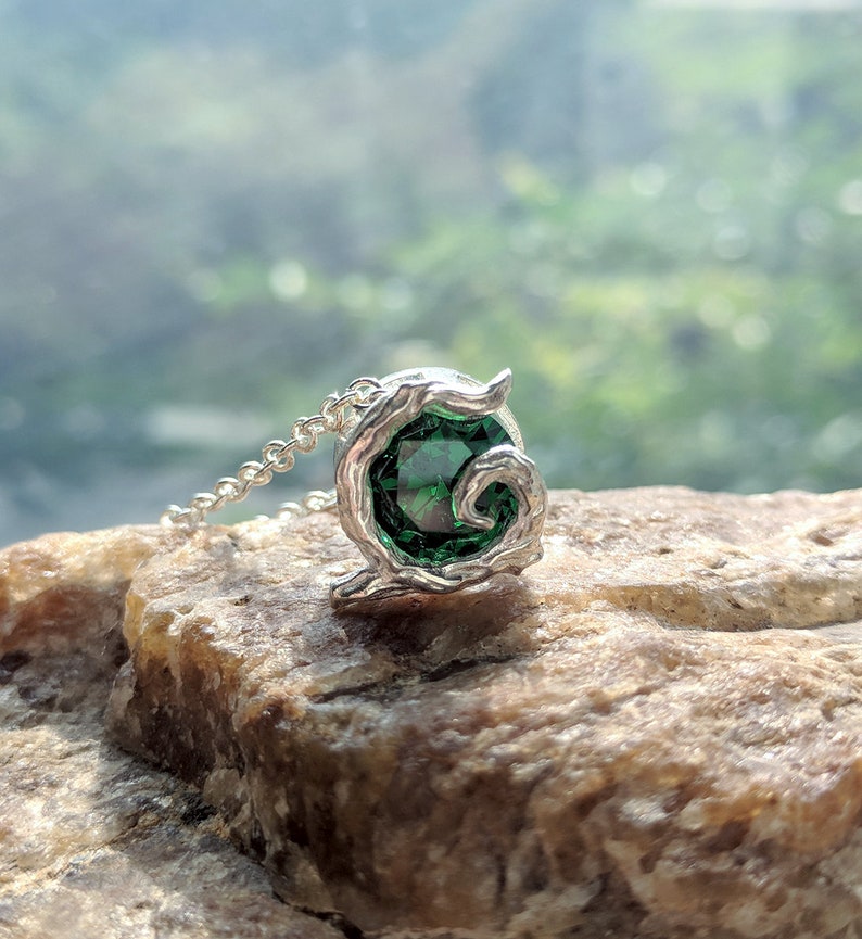 Kokiri Emerald Pendant image 3