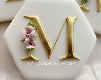 Elegant Monogram Cookie, great Favor for your Wedding Party, Bridal Shower, Engagement Party - On the colors of your Theme Party.