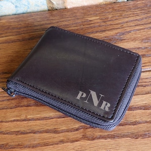 Cartera para hombre personalizada con cremallera, doble pliegue monograma, regalo de cuero marrón para él, Día del Padre, Navidad, Aniversario, Graduación