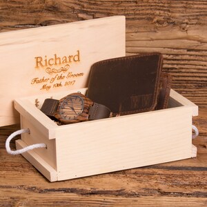 Impresionante cartera de cuero monograma y conjunto de regalo de reloj de madera, padrinos, padre del novio, Navidad, estudiante de Harvard grabado WS204&2417BR