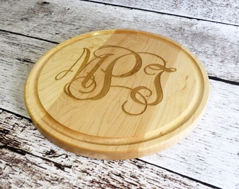 Monogrammed Round Cutting Board- Cheese cutting board- Bar cutting board- Wedding Gift- Housewarming Gift