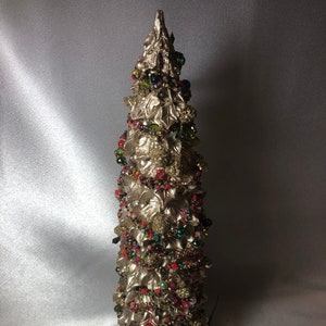 G-25-Christmas Garland; 3 yards, 6 inches; Various shades of green and blue small and medium beads