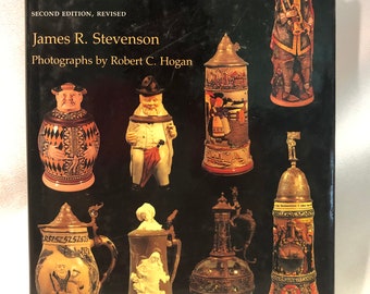 Antique Steins, A Collector's Guide, segunda edición, revisada por James R. Stevenson y fotografías de Robert C. Hogan