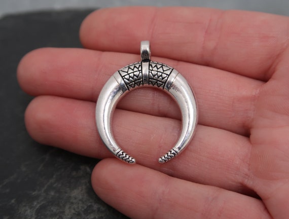 SC3479 10 pcs Antique Silver Detailed Boho Tribal Small Horn Half Moon Pendant Charms Dainty 17mm