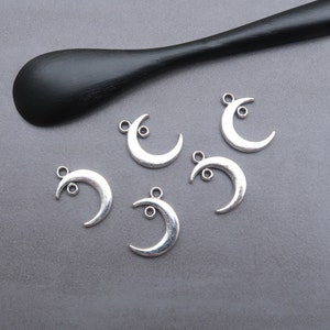 Half moon pendants moon charms in silver-plated brass, 19x13 mm
