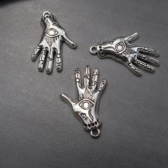 Pendentif main symbole ésotérique tarot astrologie en laiton argenté, 31 x 19 mm