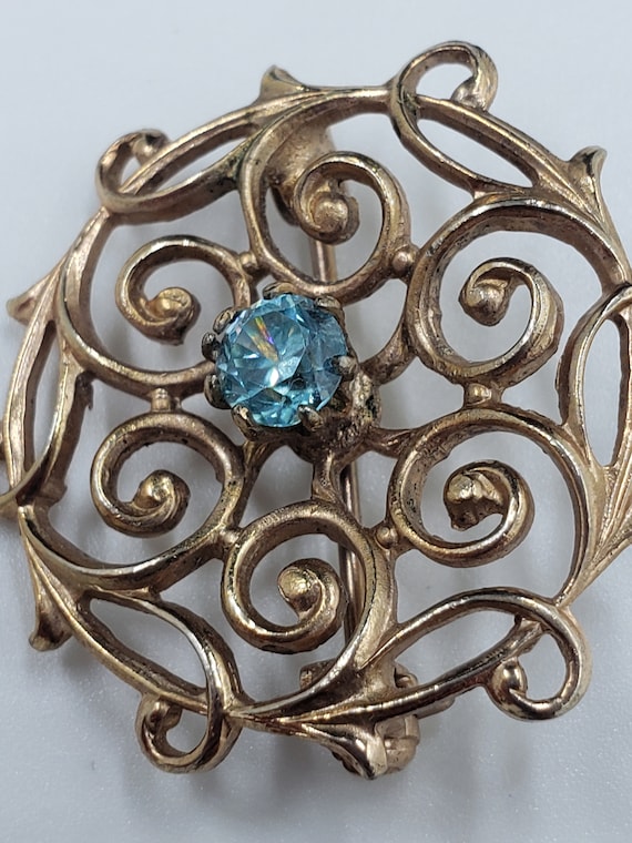 Aquamarine filigree brooch