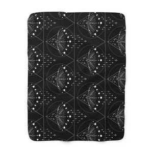 Cozy Black Pattern Sherpa Fleece Blanket, Home Decor, Warm Gift, Boho Style, Winter Comfort, Throw Blanket