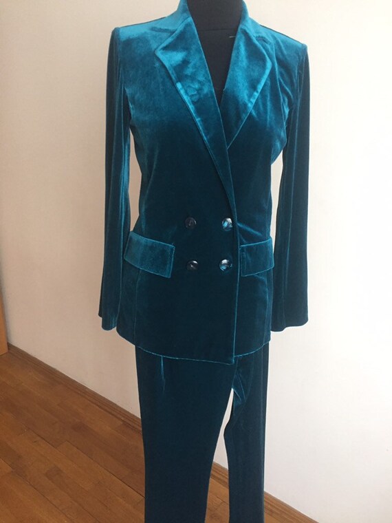 ladies velvet suit