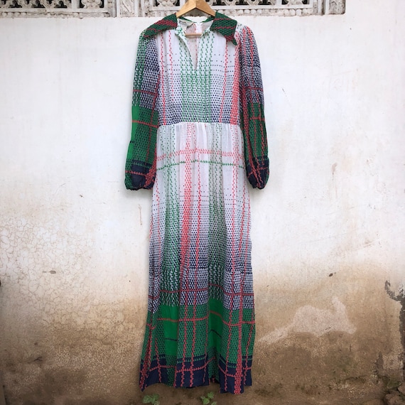 Vintage 70s dress, poly dress, big collar, green,