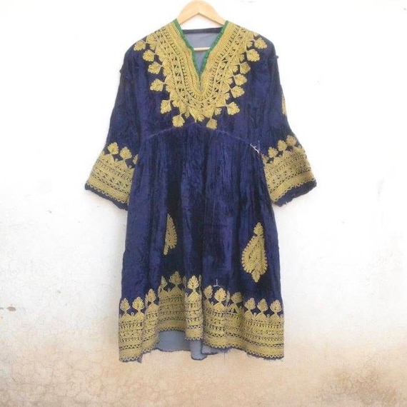 Vintage Afghanistan dress, Pashtun dress, museum,