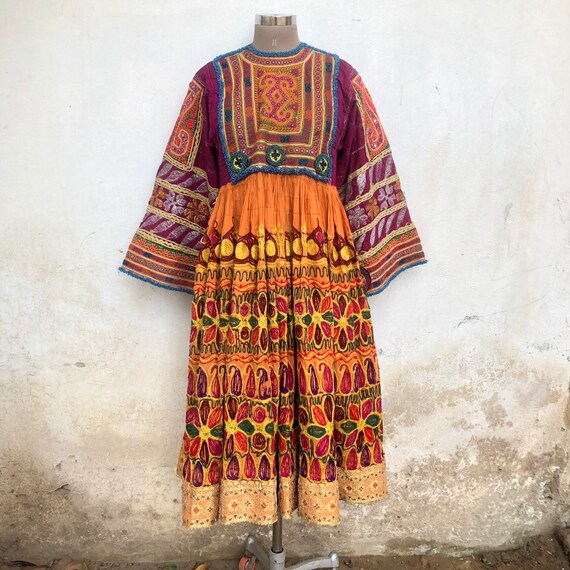 Vintage Afghanistan dress, Pashtun dress, museum,