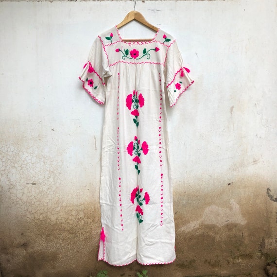 Vintage Mexican dress, White cotton, pink, kaftan,