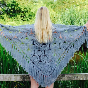 Crochet scarf, bridal scarf, pineapple scarf, handmade scarf, triangular scarf, gray scarf