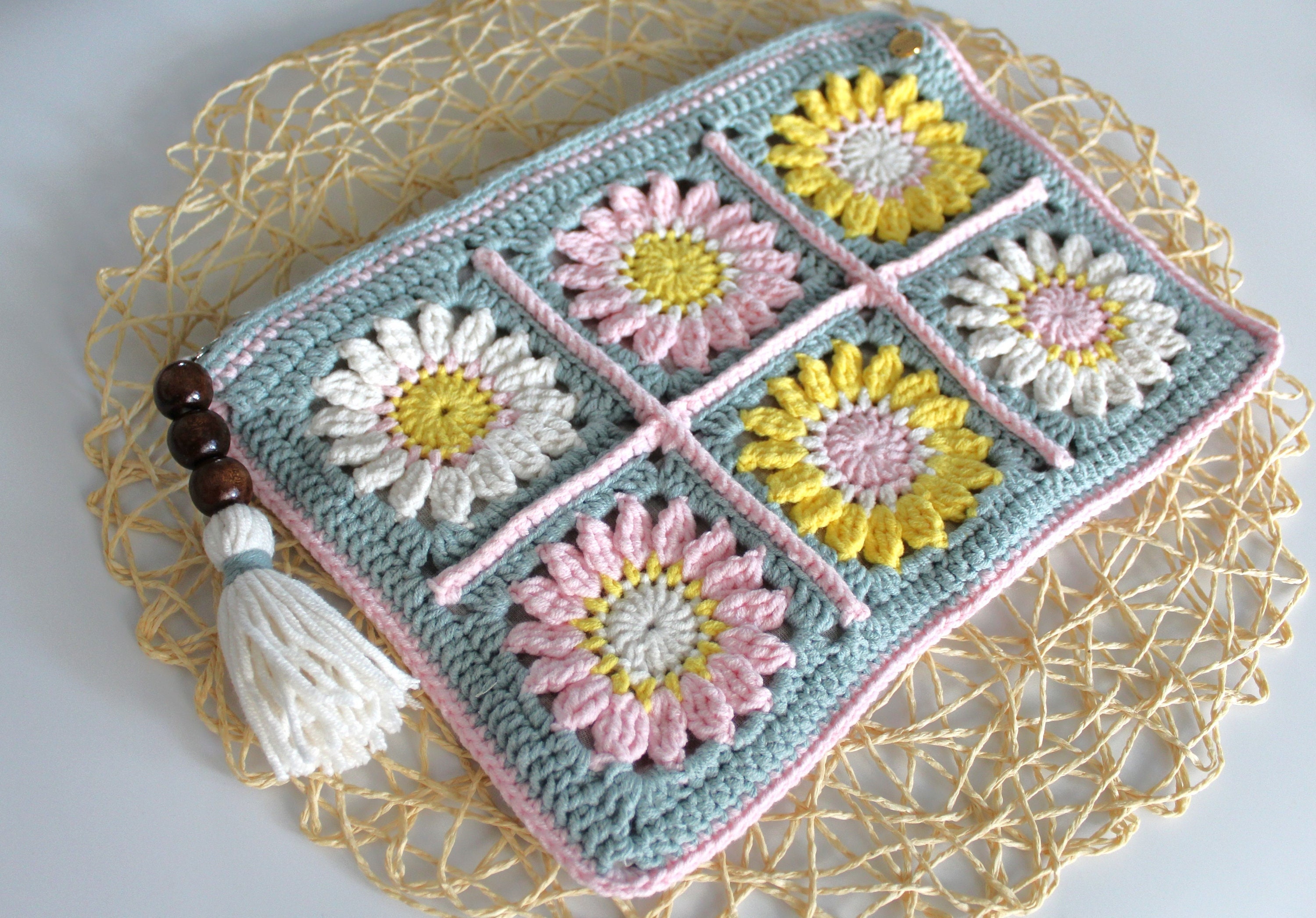 40 Small Purse Crochet Patterns for Chic, Portable Bags and Mini Accessories 11 Clutch crochet pattern granny square clutch
