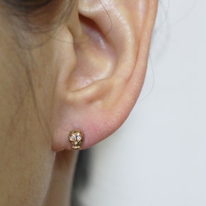 Skull earrings, gold skull earrings, silver skull earrings,tiny skull earrings,mini skull earrings, dainty earrings, delicate earrings