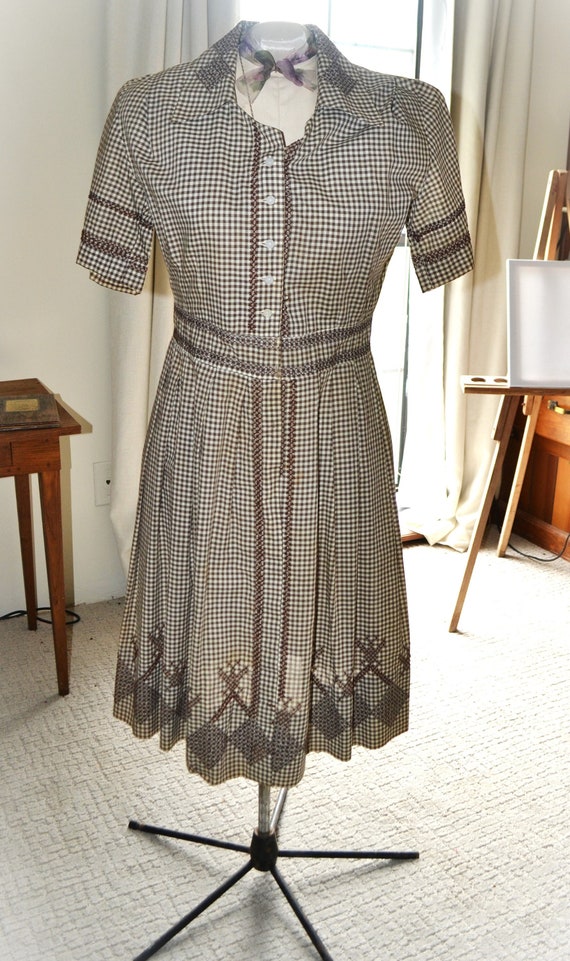 Lovely Brown 1930's 40's Handmade Depression Era G