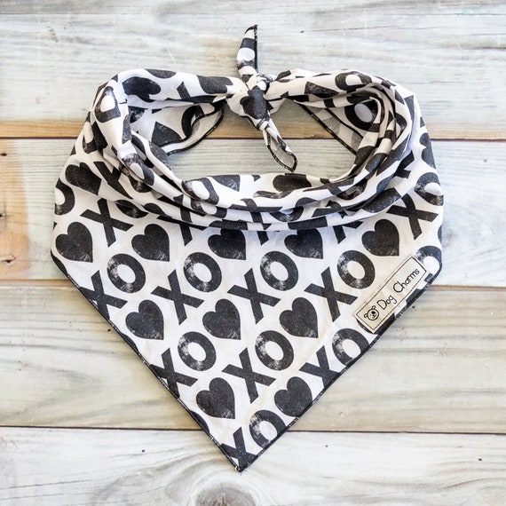 Black XOXO Dog Bandana, Valentine's Day Tie On Dog Bandana Dog Scarf