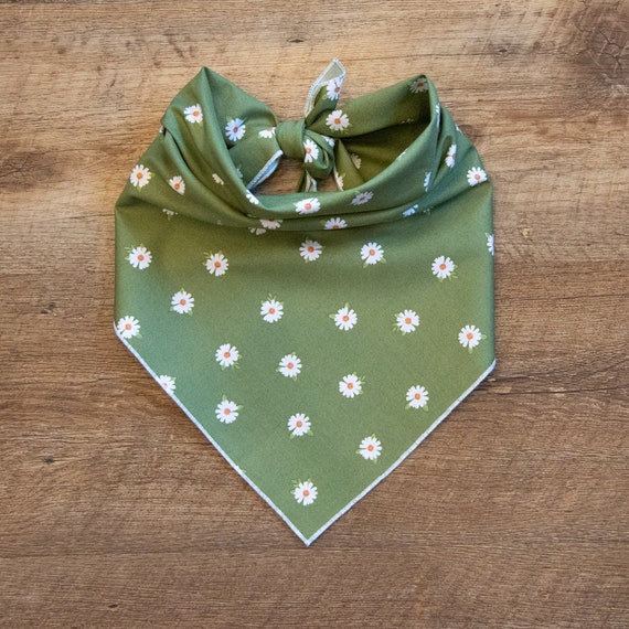 Green Daisy Dog Bandana, Tie On Dog Bandana