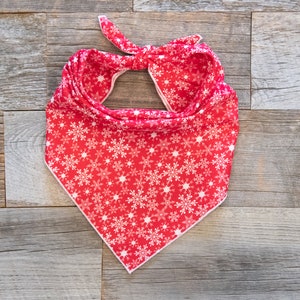 Red Snowflakes Dog Bandana, Christmas Tie On Dog Bandana