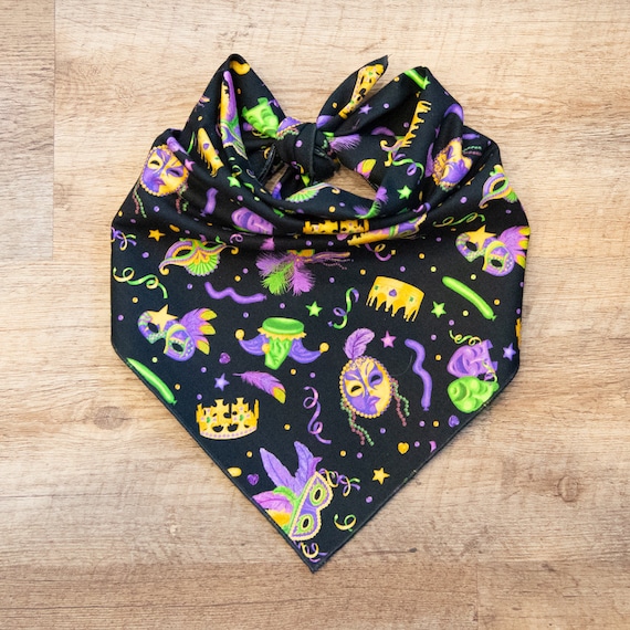 Mardi Gras M a s k s & Crowns Dog Bandana, Tie On Dog Bandana