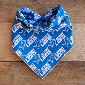Detroit Lions Dog Bandana, Lions Football Tie On Dog Bandana