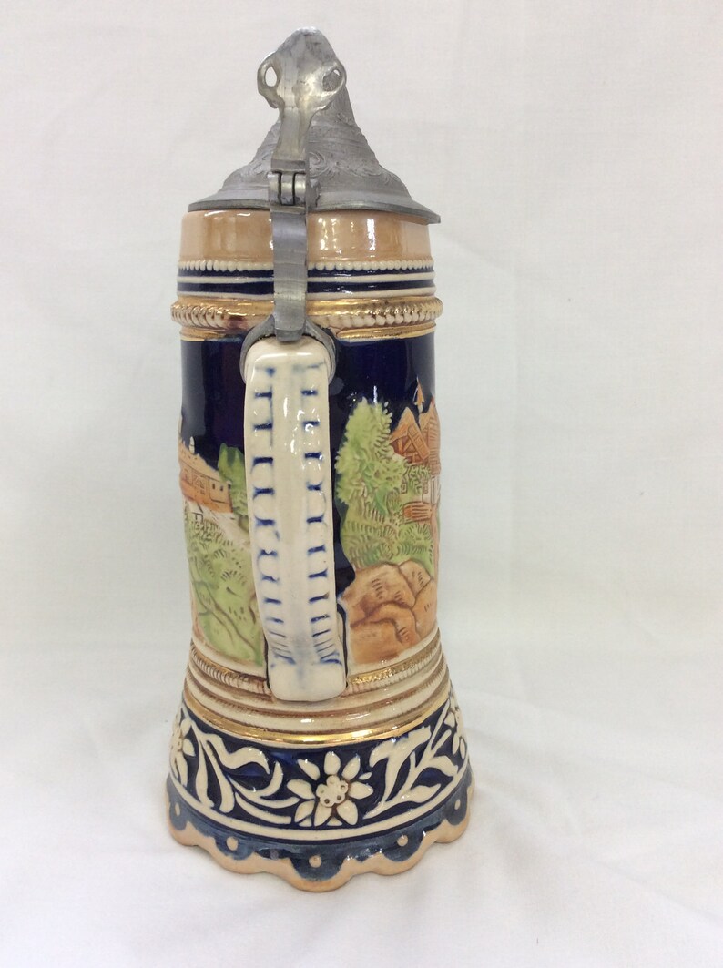 Musical German beer stein In Munchen Steht ein Hofbrahaus